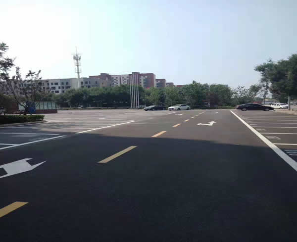 恭賀青島石老人海水浴場停車場劃線順利完工