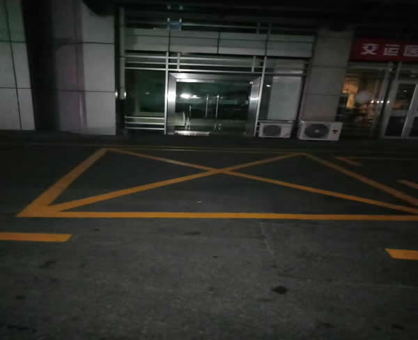 青島劃線分享公交車道劃線