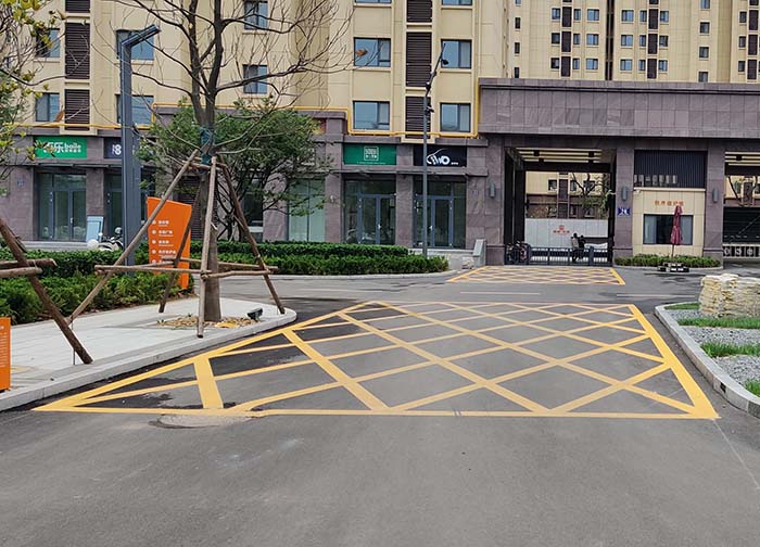 青特城小區(qū)停車場(chǎng)劃線項(xiàng)目施工完成