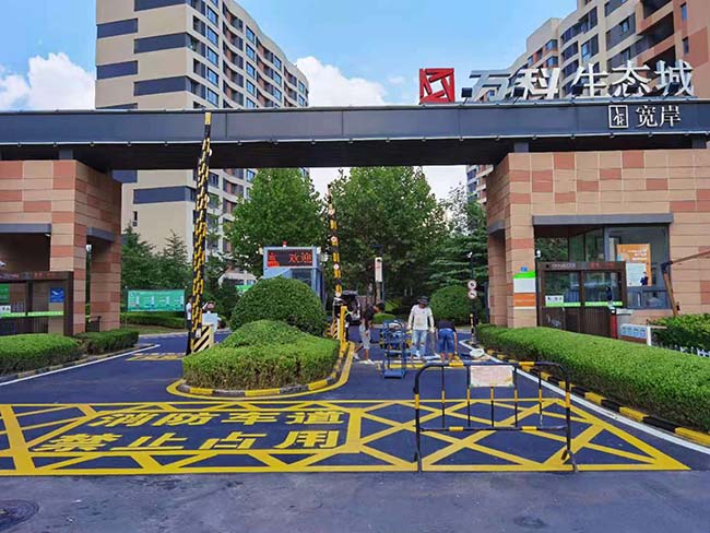萬科生態(tài)城路面熱熔線消防通道線完成